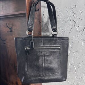 Coach Penelope Leather Shoulder
Bag F14683